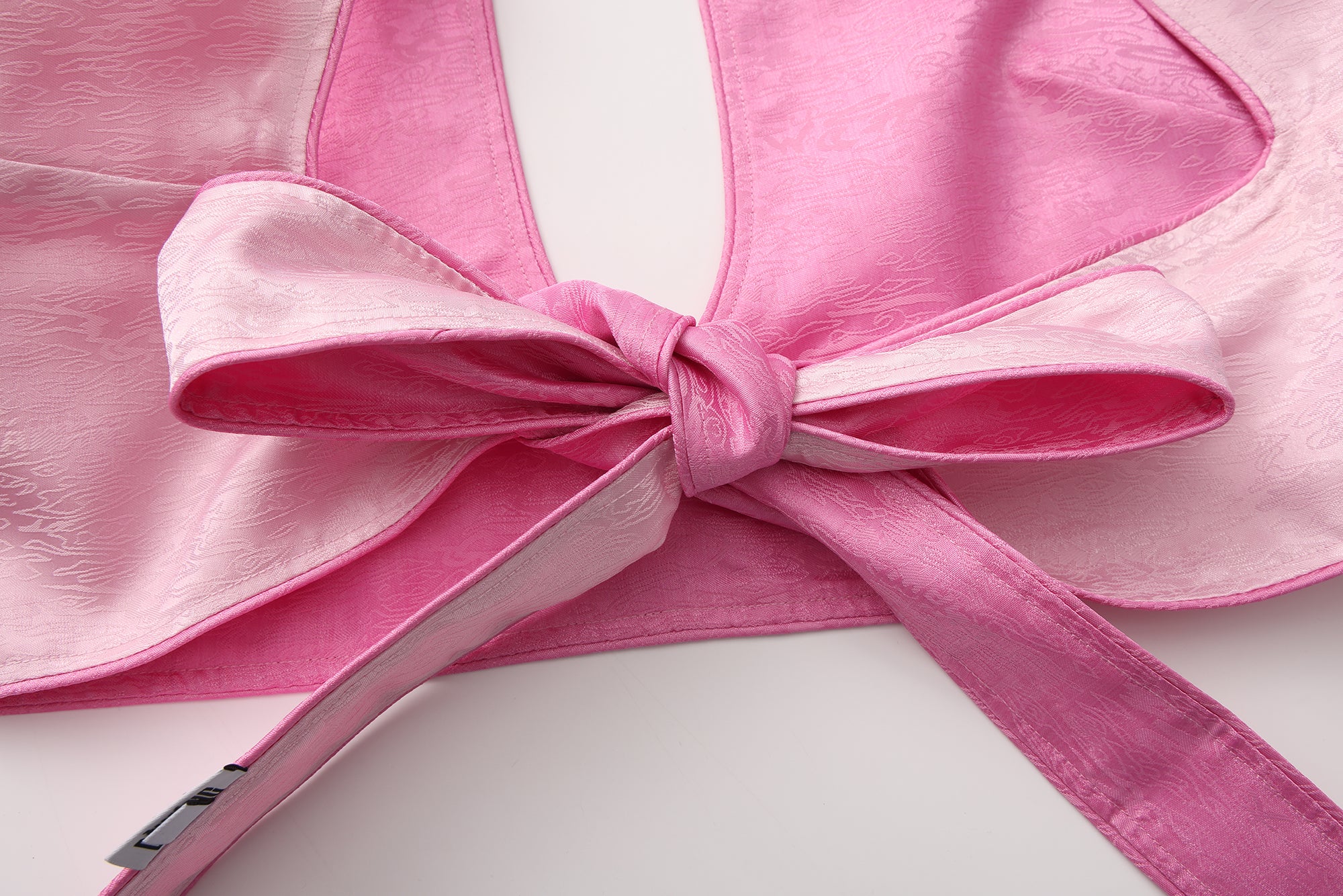 Xi Keyhole Reversible Tie-up Top Pink