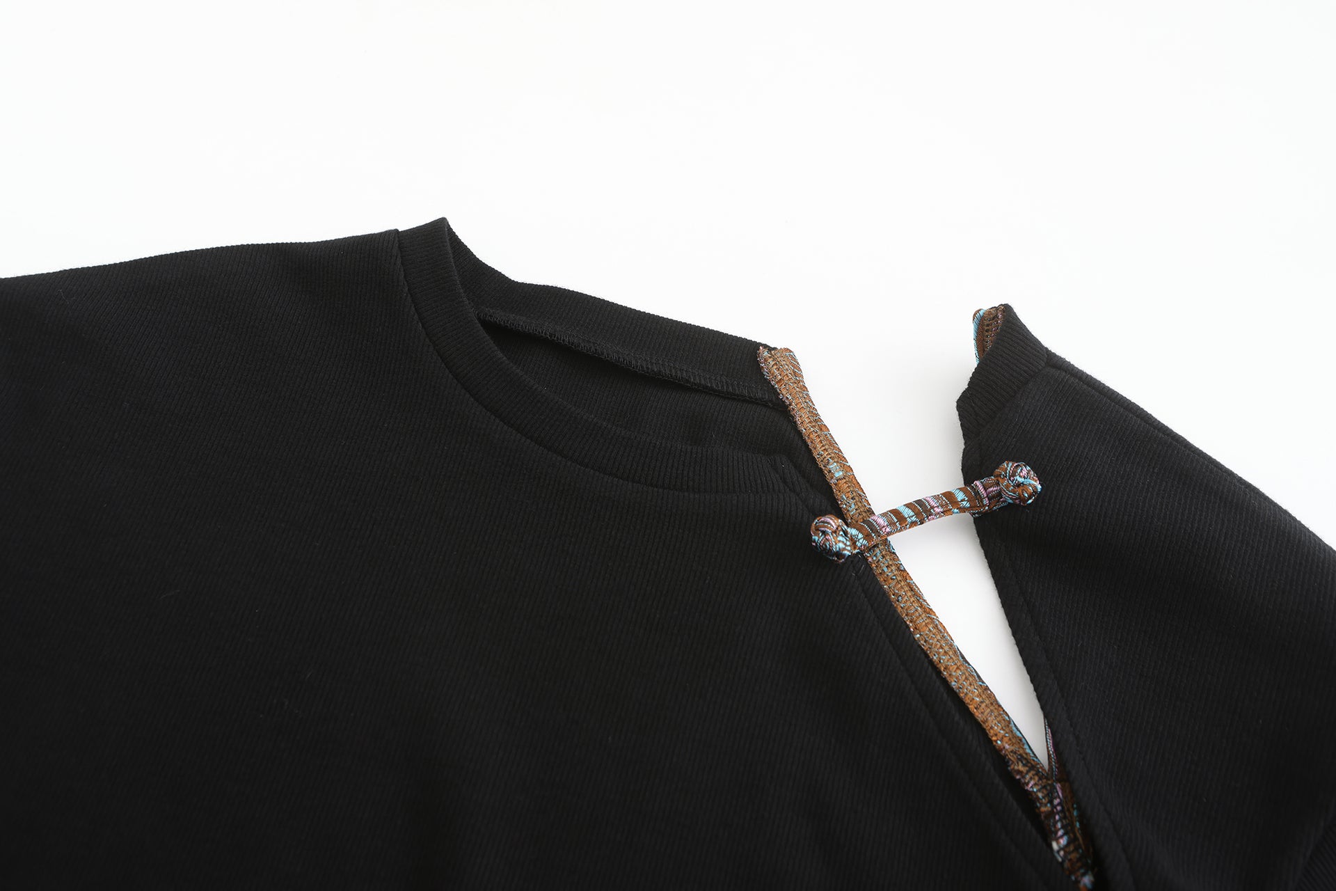 Ju Cutout Long Sleeve Knit Top, Neckline Front and Back Cutout, Piping, collar close up