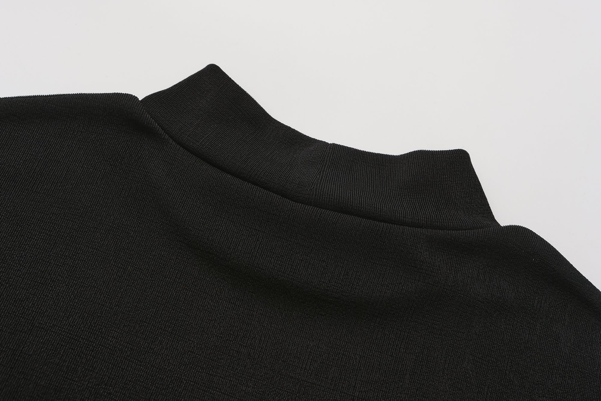 Min Cutout Two Piece Crop Top Black