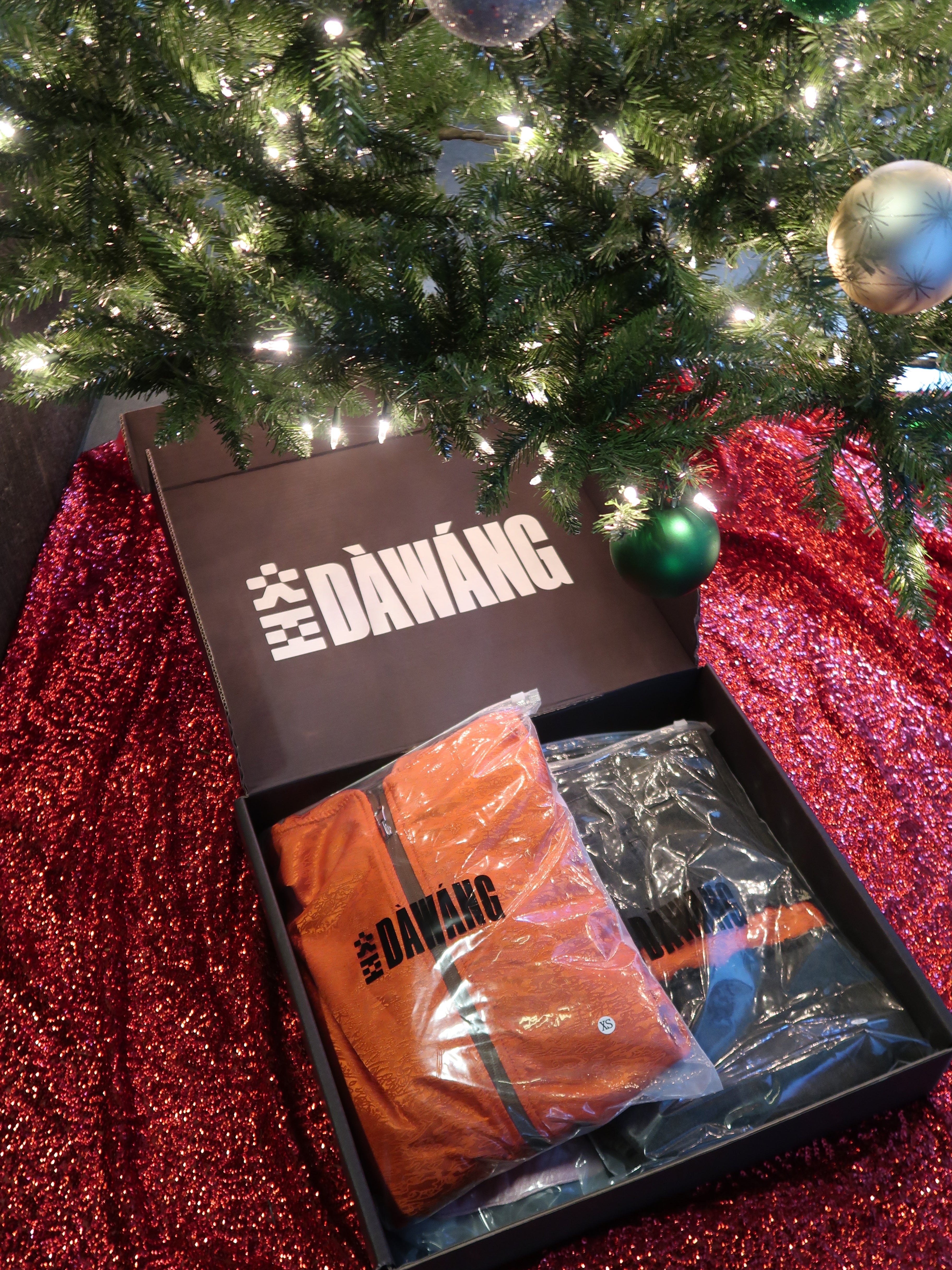 MENS HOLIDAY MYSTERY BOX